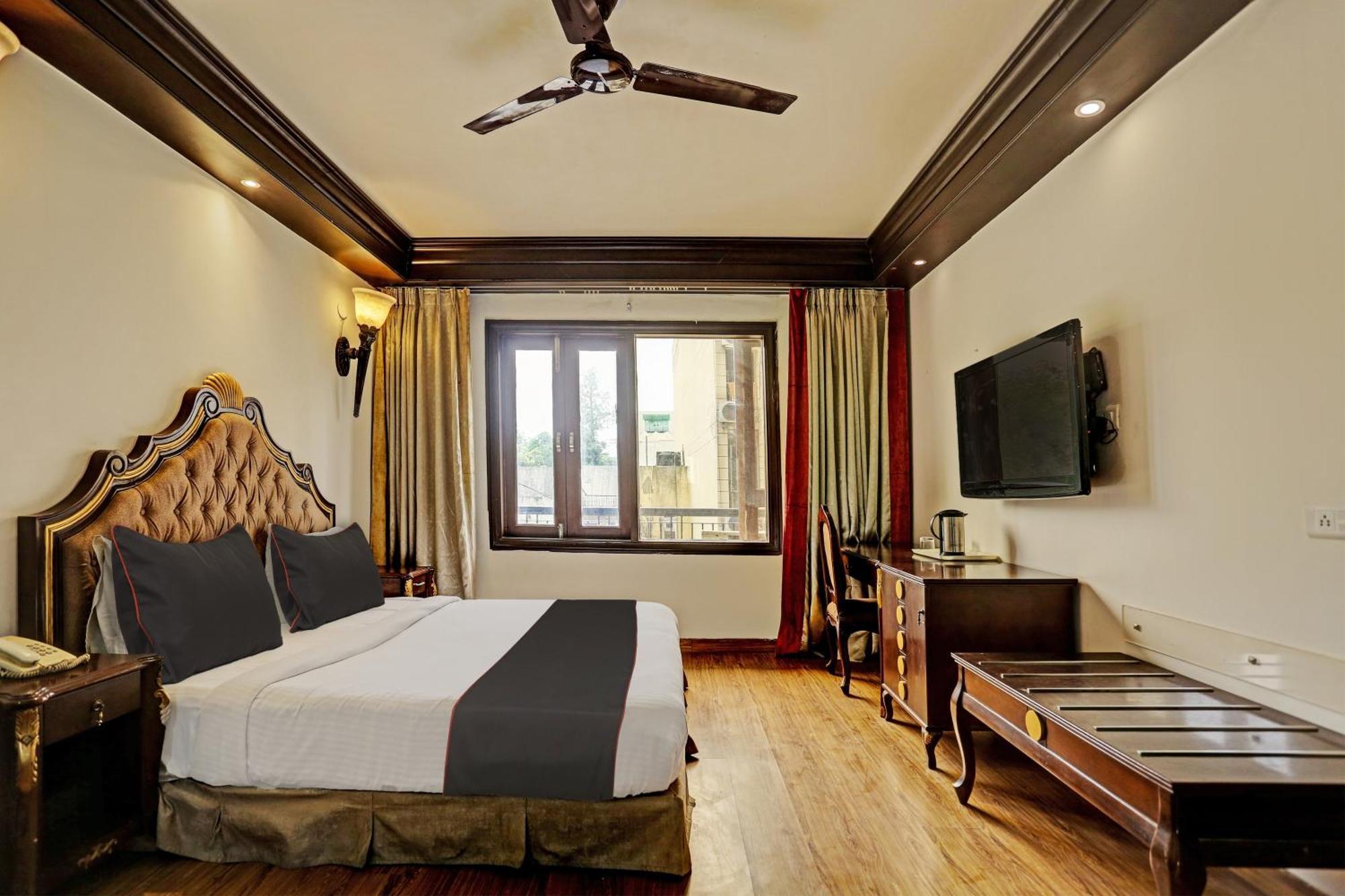 Hotel Townhouse The Royce New Friends Colony 4*